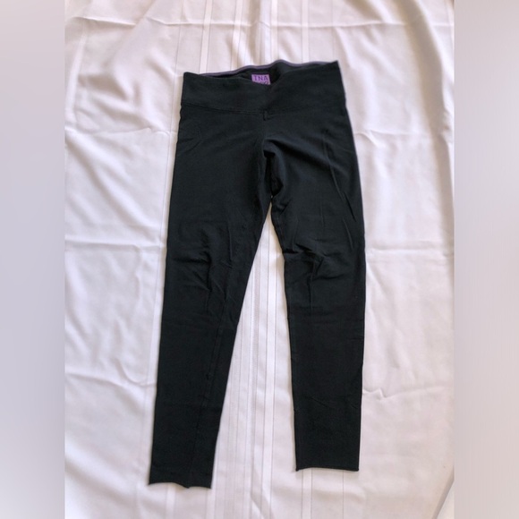 TNA Crop Leggings - Picture 5 of 15